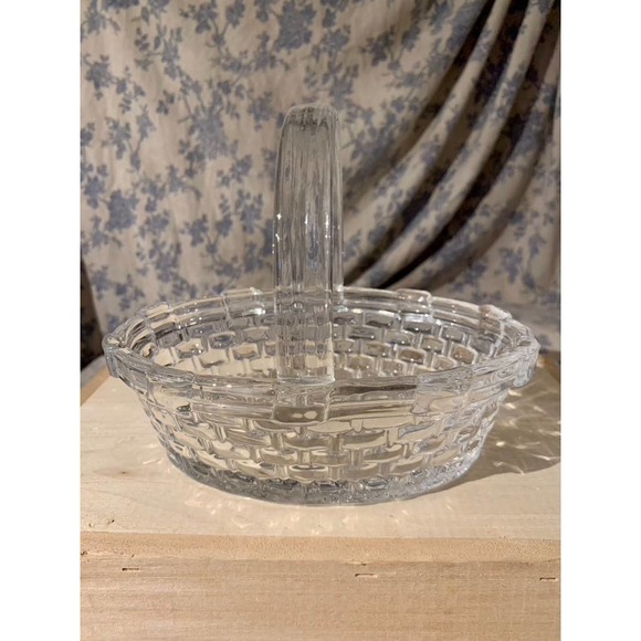 Clear Glass Basket - Perfect for Spring or Easter! - Picture 1 of 10